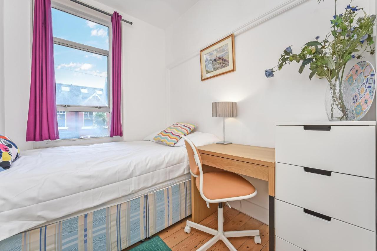 Groves 4 Bedroom, Shepherds Bush London Exterior photo
